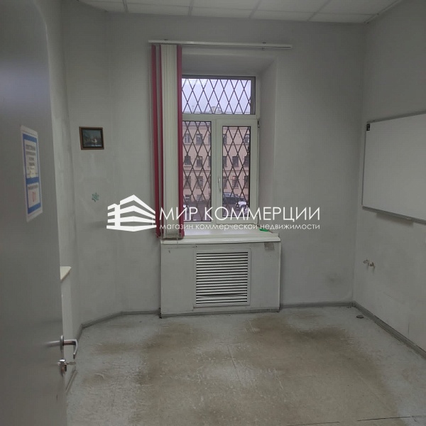 Продается площадь на первом этаже жилого дома м.Рижская (№382)