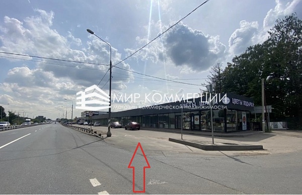 Аренда торговых помещений на первой линии Ленинградского шоссе (№738)